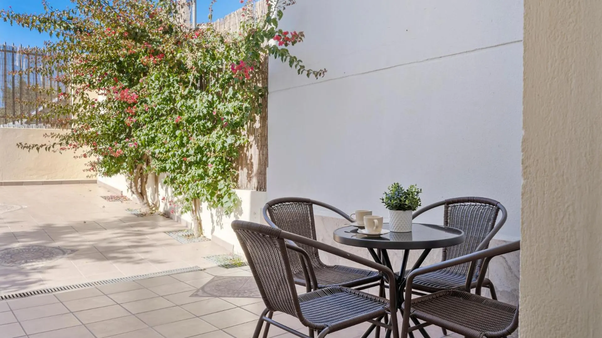 Stunning Townhouse With Pool, Gym And Seaviews By Costarentals - Ref 162 フエンヒロラ 0*,  スペイン