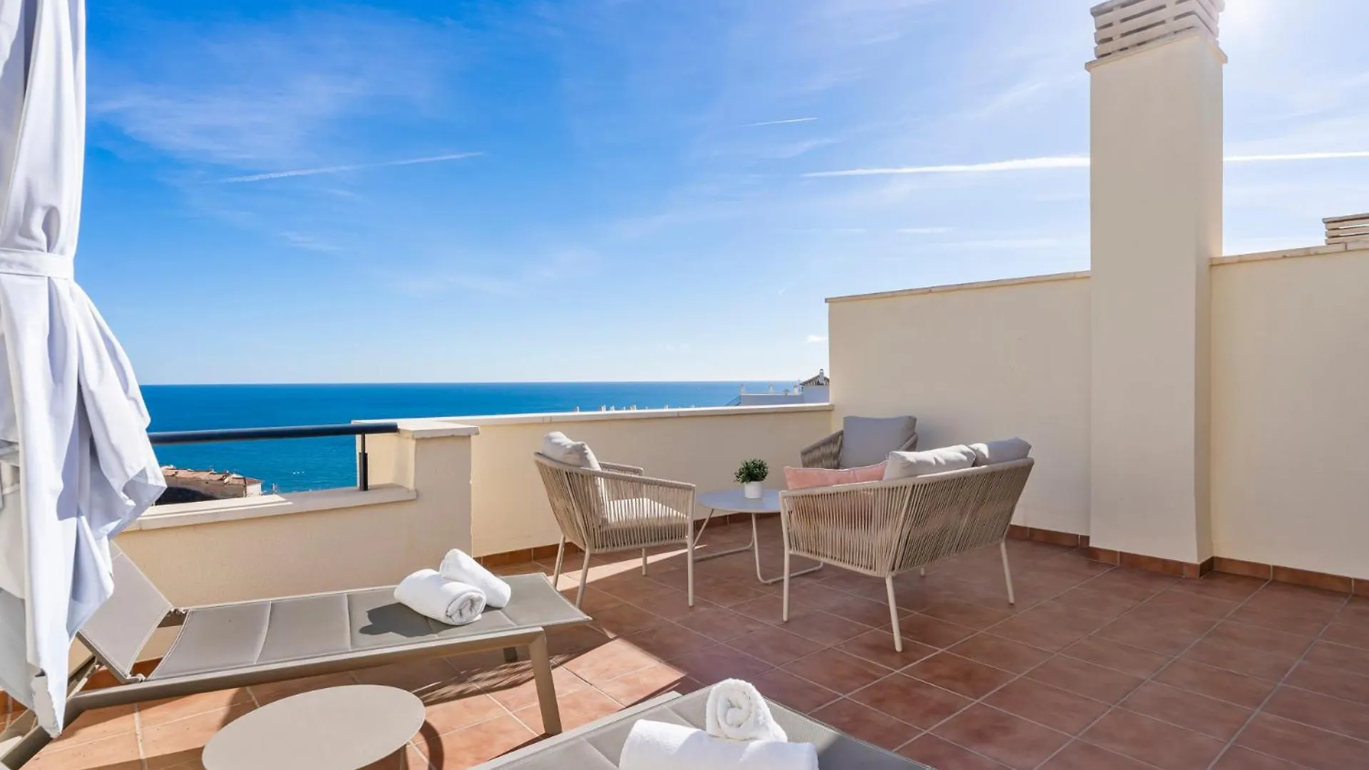 Stunning Townhouse With Pool, Gym And Seaviews By Costarentals - Ref 162 フエンヒロラ スペイン