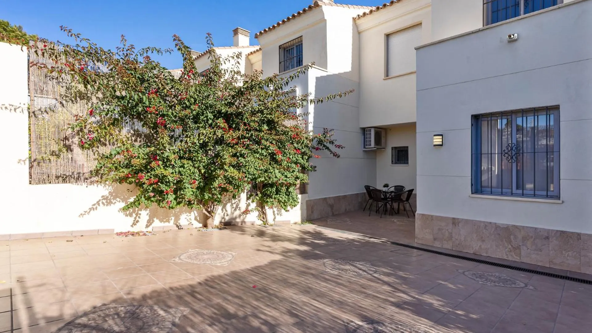 Stunning Townhouse With Pool, Gym And Seaviews By Costarentals - Ref 162 フエンヒロラ