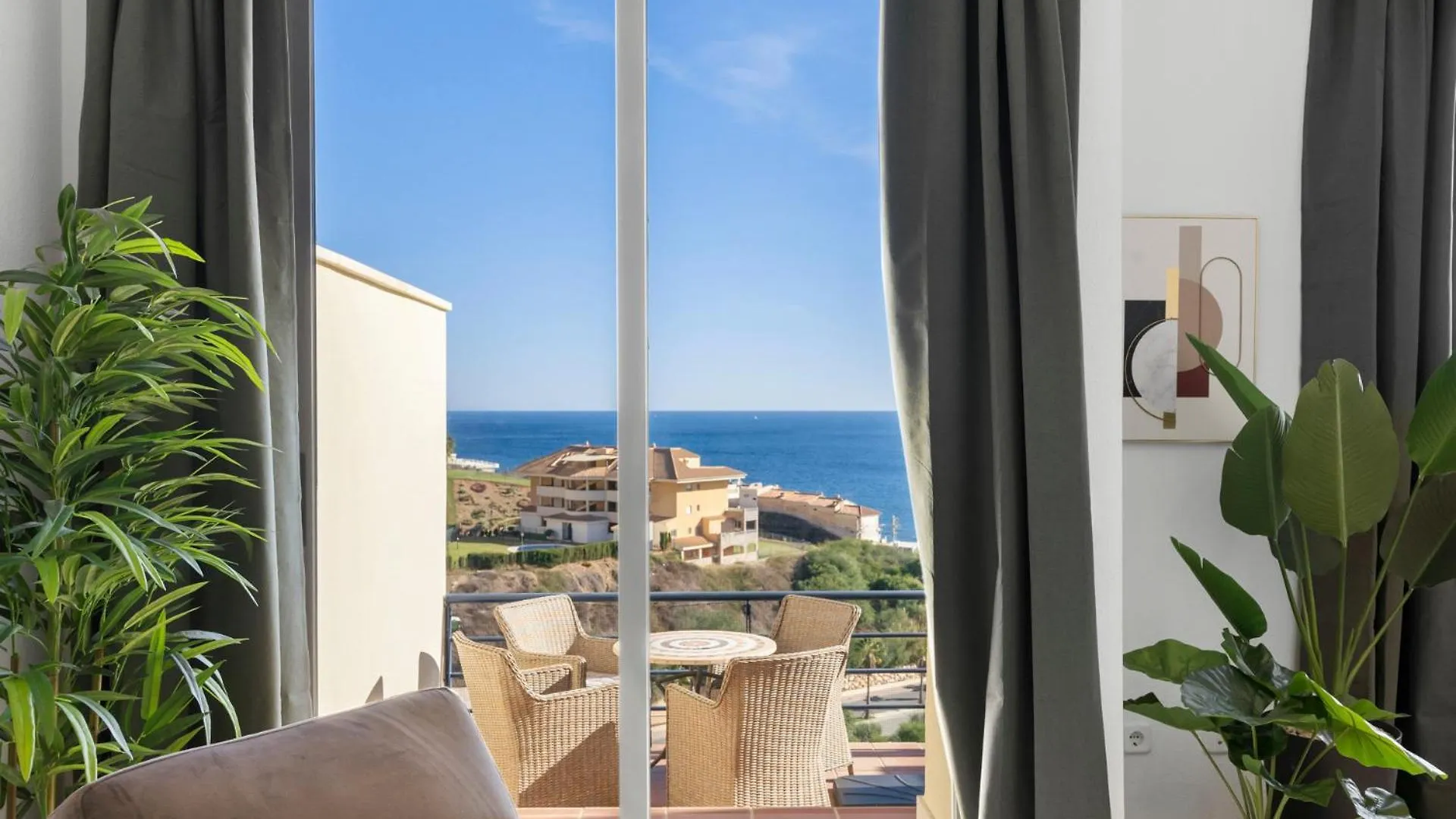 Stunning Townhouse With Pool, Gym And Seaviews By Costarentals - Ref 162 フエンヒロラ 0*,  スペイン