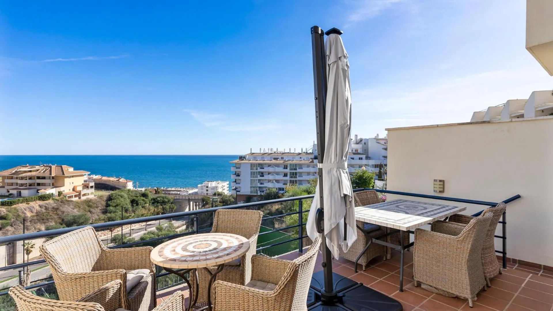 Stunning Townhouse With Pool, Gym And Seaviews By Costarentals - Ref 162 フエンヒロラ