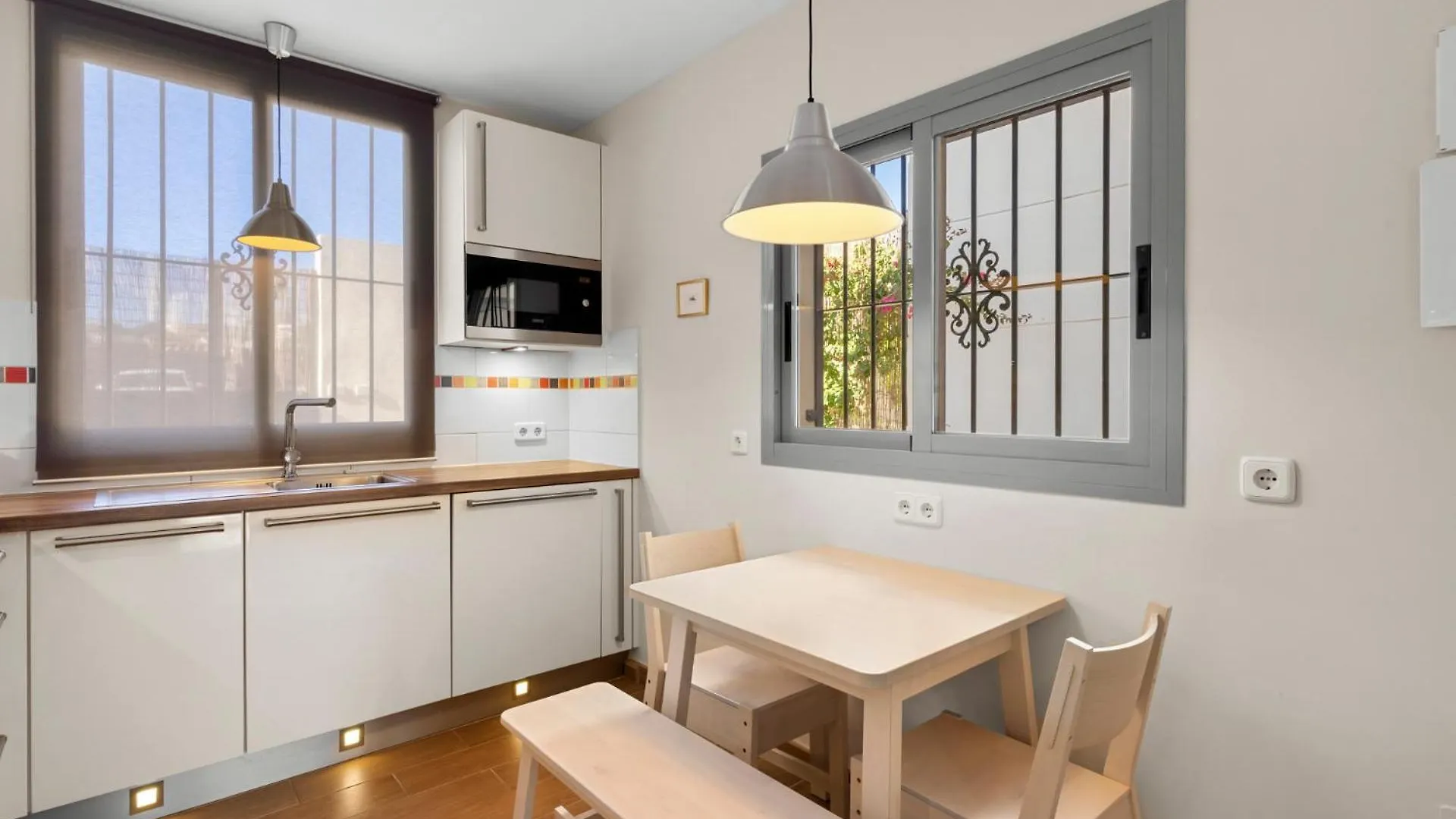 Stunning Townhouse With Pool, Gym And Seaviews By Costarentals - Ref 162 フエンヒロラ アパート