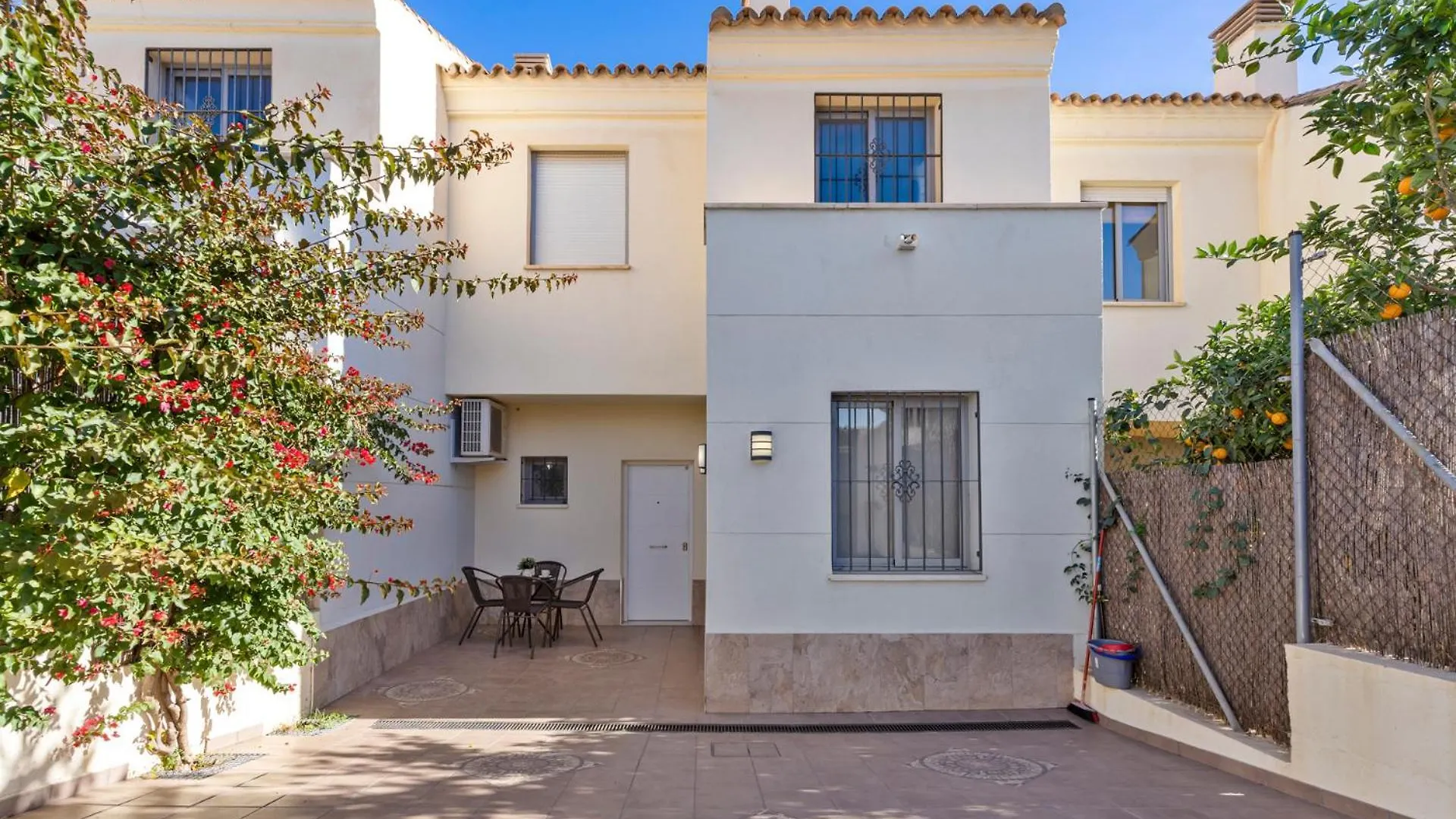 Stunning Townhouse With Pool, Gym And Seaviews By Costarentals - Ref 162 フエンヒロラ 0*,